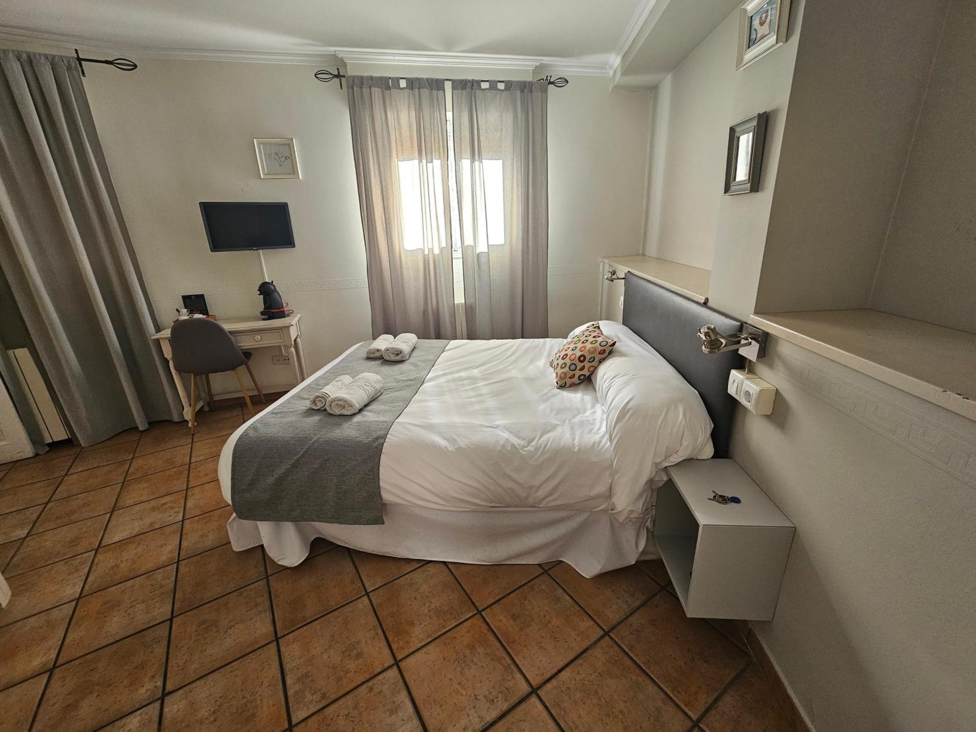 Hostal La Campana Toledo Eksteriør billede